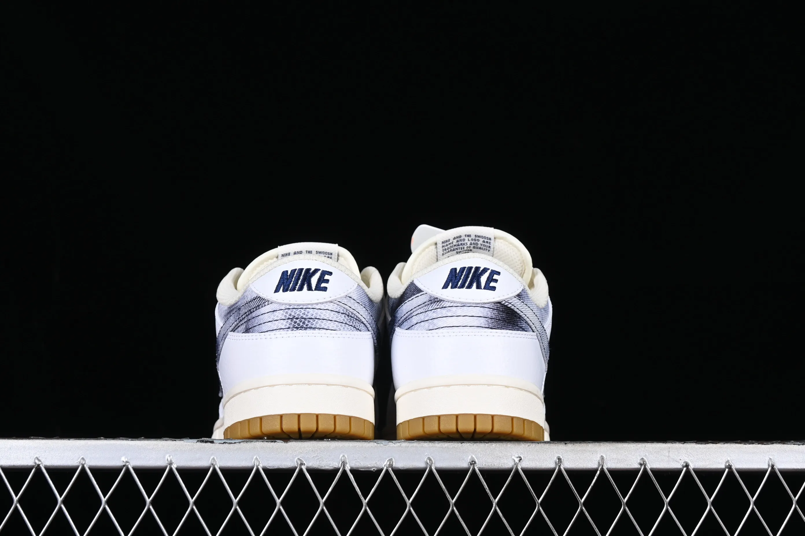 All categories Nk SB Dunk series Nk SB Dunk Low low-top sneakers Nk Dunk Low "Washed Denim" washed denim SB dunk series low-top casual sports skateboard shoes FN6881-100